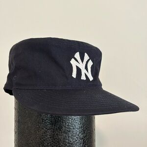 Kith pillbox New Era NY Yankees chainstitch hat. Size 7 1/4 fitted. (Never worn)